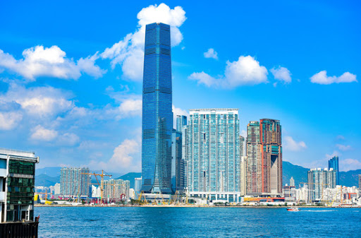 香港 – 君臨天下 (90坪)